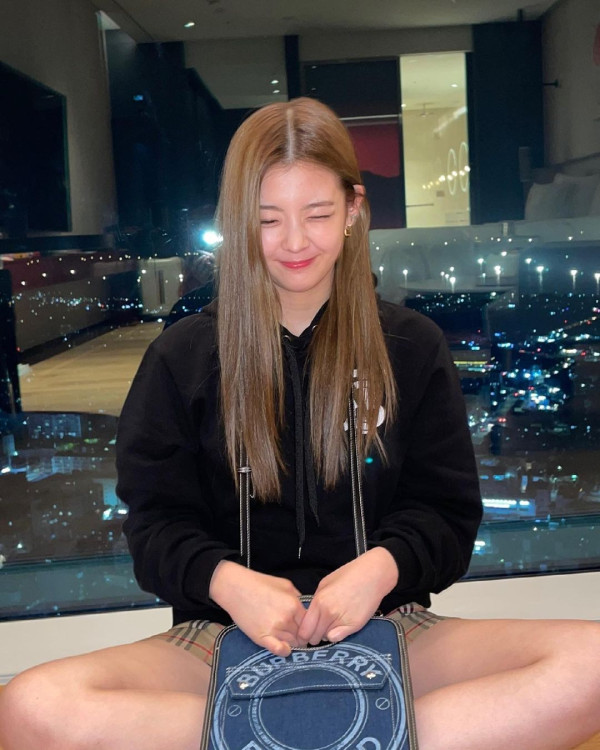 [연예] ITZY 리아